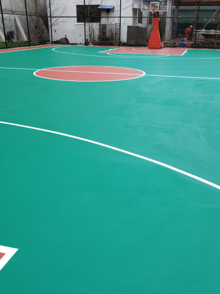忠县 球场长期使用易出现地面开裂